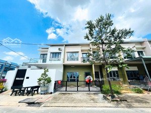 biệt thự dự án oasis city thới hòa bến cát. 5x15m 2pn. đang sẵn hd thuê 4.5 triệu. nhà đẹp i hình