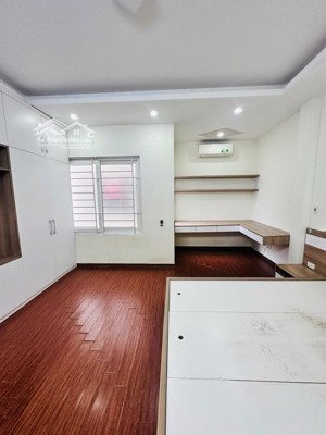 bán nhà lô góc trần bình 32m2*5 tầng phố trung tâm, nhà mới, đẹp ở luôn 7,5 tỷ