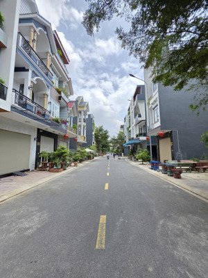 bán nhà kdc phú hồng khang, hoàn công, gần cao tốc tp.hồ chí minh 150m, p.bình chuẩn, tp.thuận an
