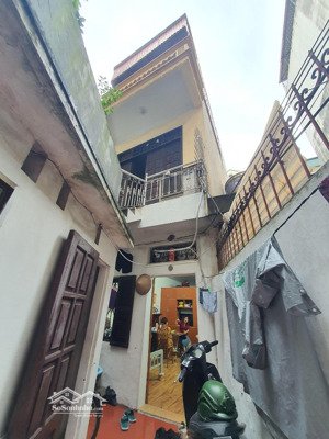 cần bán gấp nhà 3 tầng cũ phố nguyễn thái học