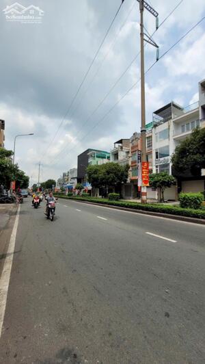 Bán nhà MT Lạc Long Quân,P.5,Q.11 - DT: 116m2(Cấp 4)CT: Hầm+6 tầng_Gía: 23 tỷ