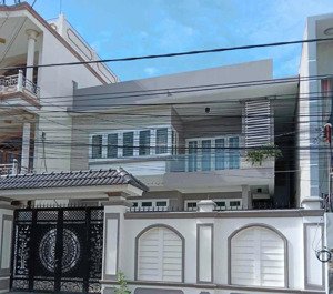 bán nhà gần 200m2 cạnh coopmart trung tâm phan thiết