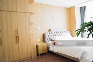 cho thuê căn hộ đào tấn, 85m2, 2 pn, 2vs. giá 1200đô/tháng. full dich vụ xông hơi, gội đầu, massage