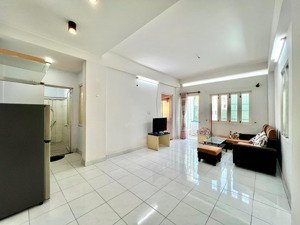 cho thuê chung cư 2 phòng ngủ 1pk, điện nước nhà nước, rộng 75m2, gần vòng xoay lê đại hành q11