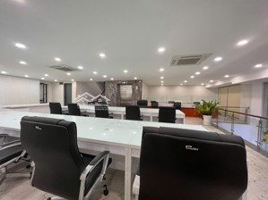 chỉ 230tr/tháng cho thuê nguyên tòa nhà - diện tích sàn 1350m2 - full nội thất ngay ubnd quận 2