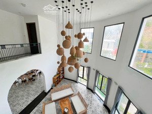 cho thuê villa 8 phòng ngủ có thang máy view toàn cảnh vịnh nha trang giá 90 triệu/tháng
