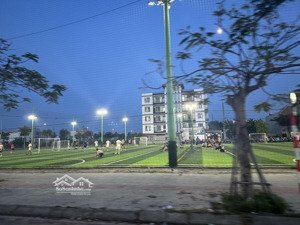 đầm sen - nhx - sát sân bóng siêu đẹp. giá rẻ