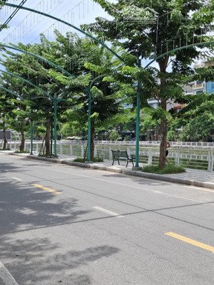 hiếm - bán nhà trịnh công sơn - trung tâm tây hồ - sát phố - nhà xây kiên cố - 54m - 4 tầng - 16 tỷ