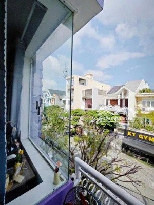 *** đầu tư sinh lời- kinh doanh đỉnh- ở sang- nhà 3 tầng mặt tiền nguyễn thông sơn trà.