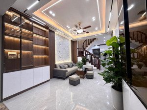 bán cực phẩm nguyễn khánh toàn - trung tâm cầu giấy - 62m2,mt 4m - chỉ nhỉnh 14 tỷ