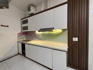 hiếm, 1 nhà ra phố ngõ thông rộng, thang máy sổ nở hậu. dt 35m 4t mt3,5m giá 8,7 tỷ có tl