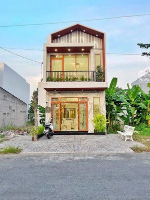 bán nhà cách trung tâm bình chánh 15p- đường 10m - 100m2 - 2.5 tỷ