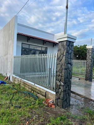 nhà đẹp mới hoàn thiện sẵn sàng dọn vào ở ngay