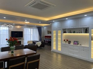chính chủ bán căn hộ tại golden land tòa b, 147m2, 4 ngủ, nội thất đầy đủ căn góc ban công tây bắc.