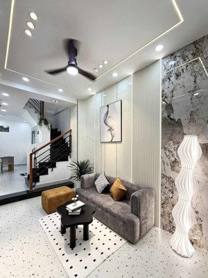 bán gấp nhà hẻm rộng phạm văn hai - 60m2, tân bình, gần chợ, tiện kinh doanh