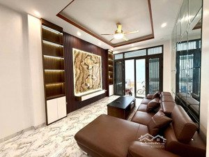 bán nhà văn chương 30m2*5t, lô góc, nhà đẹp ở ngay, ngõ to rộng, cách ô tô 20m, 7.15 tỷ