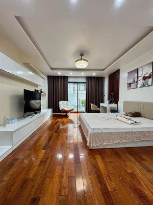 bán siêu phẩm phân lô hoàng quốc việt - 2 thoáng - vỉa hè oto tránh - 65m2 x 7t x mt 4,5m - 31,5 tỷ