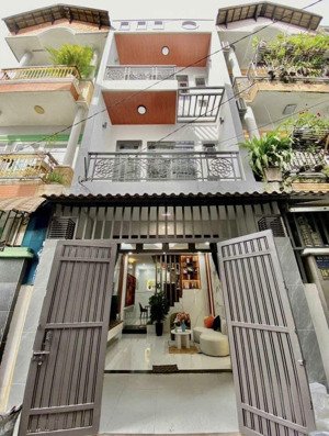 nhà sổ riêng,thích quảng đức - phú nhuận .dt 52m2 giá 3tỷ100triệu có bớt lộc