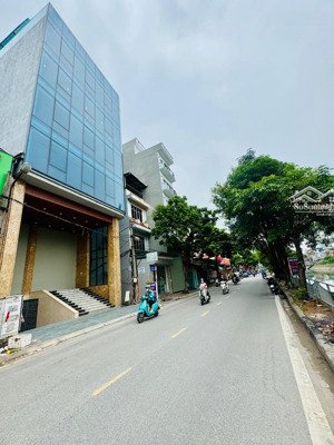 toà vp phố trịnh đình cửu - lô góc 8 tầng + 1 hầm - thang máy nhập khẩu - dòng tiền 2.4 tỷ