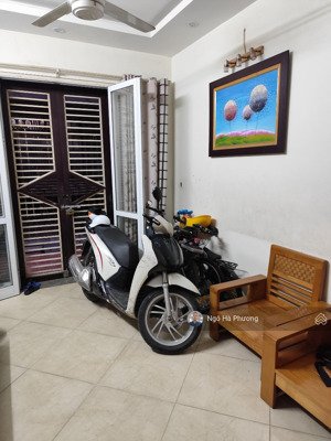 cho thuê nhà nguyên căn kim giang 40m 5tầng 6ngủ 4 vệ sinh, trước cửa sh quay đầu, baggac đỗ cửa