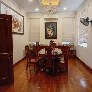 bán căn biệt thự đẹp rất phù hợp cho cuộc sống thanh bình