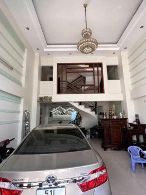 bán gấp nhà mặt tiền chợ tân quy quận 7. 5 tầng, dt: 358m, hướng nam, sổ hồng riêng, giá 29 tỷ(tl)