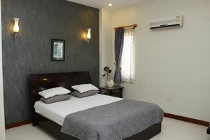 nhà nguyên căn góc 2 mặt tiền thoáng đẹp, gần chung cư bộ công an
