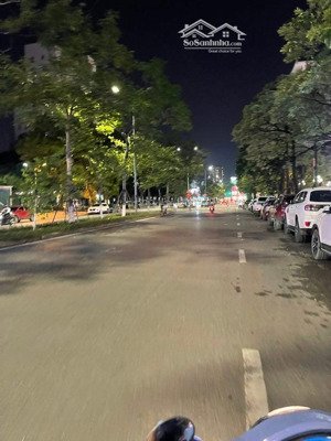 bán căn hộ 3n 3wc chung cư 17t2 - hoàng đạo thuý, cầu giấy - dt: 152m2; tầng trung đẹp