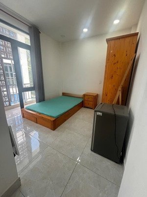 cho thuê phòng tách bếp ban công - ngay bờ kè hoàng sa - đh sư phạm - vạn hạnh mall - đh hufilt