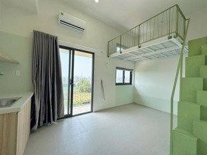 phòng ban công đón gió xinh lung linh ngay cạnh đh fpt hutech khu e ufm có ban công, sân phơi riêng