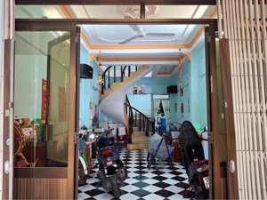 bán nhà quận 11 vị trí trung tâm, giá tốt, sổ hồng riêng