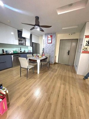 cho thuê cc 120m2 tại mạc thái tổ, yên hòa, cầu giấy, hà nội, chỉ với 18 triệu vnd