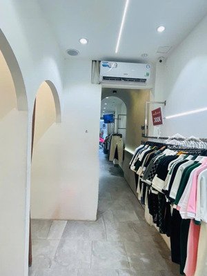 hàng hiếm q.10 sát vạn hạnh mall 4 tầng đẹp kinh doanh đa ngành 19.x tỷ.