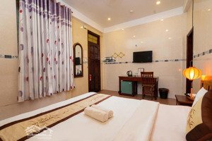 cần bán siêu phẩm khách sạn 3 tầng tại phố cổ hội an