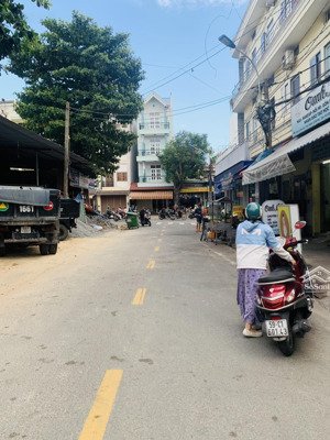 mtnb đường 12m khu bàn cờ tân phú (4m x 22m) nhà cấp 4 tiện xây mới