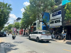 siêu vị trí-nhà mặt phố cung đường lê văn sỹ p11 phú nhuân.dt:4x30m.cn:120m2.giá:34tỷ.lh:0937324976