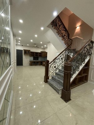 bán nhà kdt phúc đạt 100m2 1 trệt 2 lầu giá 6tỷ700 sổ hoàn công