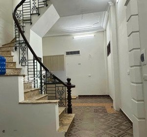 mình cần cho thuê gấp nhà ngõ cc 424 thụy khuê, phường bưởi, 35m2 x4t, 12 triệu, ở ngay