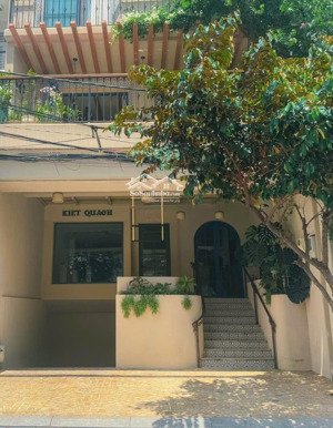 _ mặt bằng cho thuê tại khu phố kinh doanh xuân thủy ,thảo điền giá chỉ 35 triệu