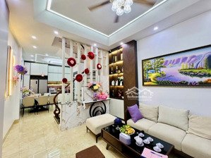 bán nhà phố hồng mai, hai bà trưng 40m, 4 tầng, mặt tiền 3.7m nhà đẹp ở ngay