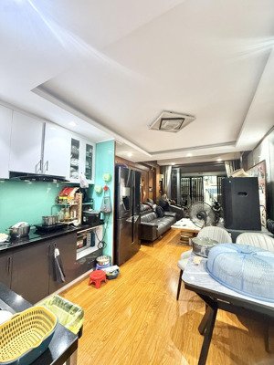 hơn 7đ,mặt tiền đường số 8m, hồng bàng 4 tầng tặng full nội thất