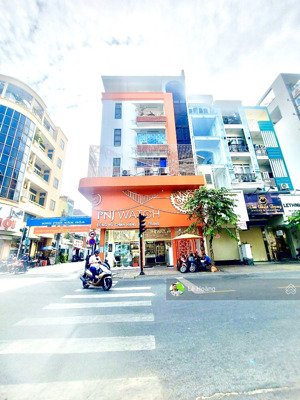 chuyển nhượng mặt tiền nguyễn tri phương, p 4, q 10 - 6x18m - 3 tầng - hđt 100tr/tháng - giá 32 tỷ