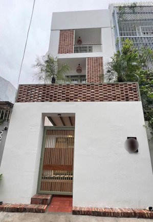 bán nhà mt làng báo chí, đường số 2, thảo điền, (dt: 5x11m), 5 tầng, hđt 40tr, giá bán 17.5 tỷ(tl)