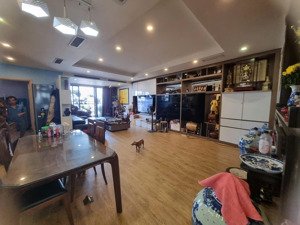 chính chủ cần bán nhanh căn góc 3 ngủ 136.7m2 chung cư mipec riverside giá 11.4 tỷ: 