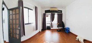 bán nhà mặt tiền nguyễn đình chính 2 mặt hẻm thoáng kinh doanh đa ngành nghề vào ở ngay chỉ 9.97