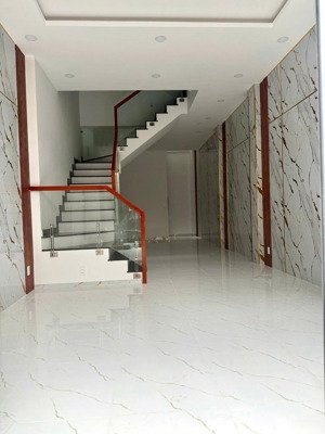 nhà mới xây 100% hẻm 5m phạm văn chí