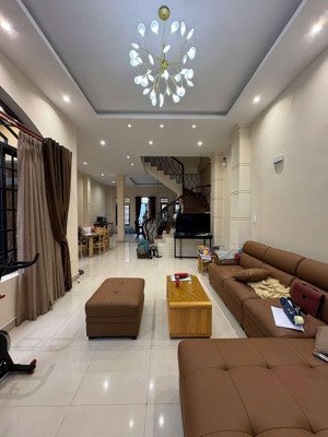 biệt thự đẳng cấp - không khí trong lành - gần bình thạnh - 114m2 - chỉ nhỉnh 1x tỷ