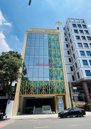 bán toà chdv tương lai ngay nguyễn thị thập q7 - dt 10x20m hầm 7 tầng có hđ 300tr/th giá 36 tỷ