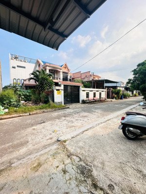 bán 4.9m x 25m (125m2) đất thổ cư đường lưu hữu phước, thị xã lagi đại hạ giá chỉ 2.2 tỷ