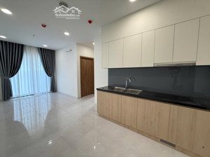 mình cần cho thuê căn hộ 1 pn nhà mới 100% . ai cần thuê liên hệ mình ms tú